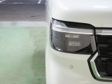 LEDヘッドライトは、点灯の瞬間から光量を発揮し、突然暗くなるトンネルなどでの安定感を高めます。