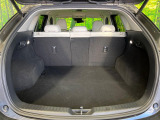 【パワーバックドア】スマートキーや運転席のボタンを押すだけでリアゲートが自動で開閉します!荷物を持っている時や、高い位置にあるバックドアを閉める際に便利な機能です♪