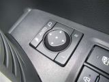 駐車時や狭い道でのすれ違い時に気を使うミラー。電動格納式ドアミラーはそんな時に便利です。