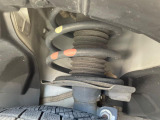 お車を安心してお乗りいただく為には、足回りの定期点検が欠かせません。サービスサポート(有償保証)では無料点検もご提供しており、安心のカーライフをお過ごしいただけるサポート体制が整っています。