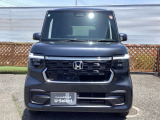 自社整備工場で点検整備をおこなってからお渡ししています。車検が残っている場合は『12ヶ月点検整備』を、車検整備付きの場合は『車検整備』をおこないます。整備費用は車両本体価格に含まれています。