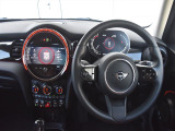 ◆LIBERALAは、輸入車選びの新たなスタイルを提案するインポート・セレクト・ブランドです。オーナー様となる方がクルマから直接感じる感性を第一にした、最良の一台との出会いをコーディネートいたします。