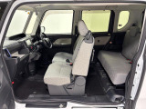 センターピラーインで大きく開くミラクルオープンドア!お子さまとの乗り降りも、大きな荷物の出し入れもスムーズです♪