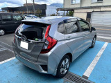 お買い得フィットハイブリット入庫しました 純正ナビバックカメラ 走行34000km機関良好 お気軽にお問い合わせください