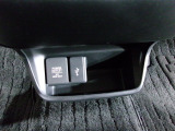 便利な充電用USBジャックも付いています。12V電源ソケットを設置しております。周辺機器の充電にご利用頂けます。