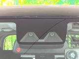 【スマートアシスト】走行中に前方の車両等を認識し、衝突しそうな時は警報とブレーキで衝突回避と被害軽減をアシスト。より安全にドライブをお楽しみいただけます。