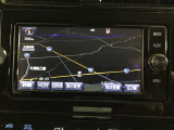 純正ナビを装備。タッチパネル式で使いやすく、お出かけもラクラクです。