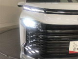 LEDヘッドライトです。デザイン性がよくとても明るいので、夜間の走行や悪天候でも安心です。しかも長寿命!