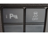 VSA装備=ブレーキ時の車輪ロックを防ぐABS、加速時などの車輪空転を防ぐ トラクションコントロールシステムに旋回時の横すべり抑制の3つの機能を トータルにコントロールします。
