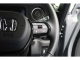 Hondaセンシングの機能のひとつ、アダプティブクルーズコントロール付!アクセルから足を離しても設定したスピードと前車との車間を保ち走行してくれます!車線維持もアシスト☆高速道路で疲労軽減ですね☆