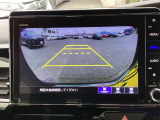 バックモニター付きで、車庫入れやバック時の後方確認をサポート。