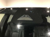 【トヨタセーフティセンス】走行中に前方の車両等を認識し、衝突しそうな時は警報とブレーキで衝突回避と被害軽減をアシスト。より安全にドライブをお楽しみいただけます。