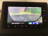 バックモニター付きで、車庫入れやバック時の後方確認をサポート。
