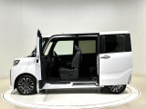 ☆ミラクルオープンドア☆ 驚くほど大開口!しかも両側スライドドア!乗り降りがしやすい、大きなも荷物の積み込めもラクラク♪ピラー内臓スライドドアで運転席側と同等の強度・剛性を確保しました。