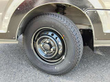 新車時のタイヤなので溝たっぷり有ります♪