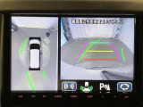 【バックモニター】駐車時に後方がリアルタイム映像で確認できます。大型商業施設や立体駐車場での駐車時や、夜間のバック時に大活躍?