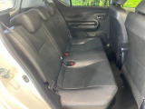 コンパクトカーですが、セカンドシートは十分な広さがあり快適にお乗りいただけます♪シートを倒して大きな荷物を積んだりと、用途の幅が広い1台です。