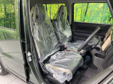 運転席シート廻りは使用感も少なく、良好な状態となっています。丁寧に使われていたことがよくわかりますね。