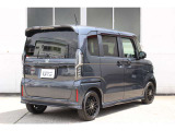 軽自動車という枠にとらわれない質感で、乗る人の洗練された感性に響くデザインになっています。