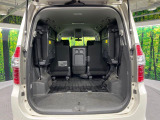 普段のお買い物や通勤、送迎等に十分な荷室スペースを確保しております。セカンドシートを倒すと、大きな荷物の積載も可能です♪