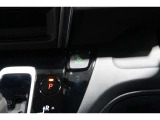ECONボタンで低燃費モードに☆☆☆ECONスイッチを上手に使ってエコドライブ♪♪環境にもお財布にも優しい装備です☆☆☆