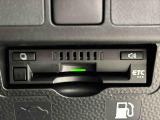 ETCカードを挿入することで高速道路を利用する際の支払いがキャッシュレスになったり、ETCスマートインターチェンジが利用できたり、とても便利なアイテムです!保証は修理保証のみとなります。