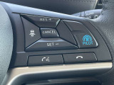 プロパイロット搭載。高速道路でドライバーに代わってアクセル、ブレーキ、ステアリングを自動制御します。