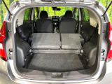 普段のお買い物や通勤、送迎等に十分な荷室スペースを確保しております。セカンドシートを倒すと、大きな荷物の積載も可能です♪