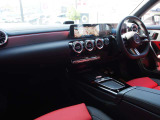 メルセデスの認定中古車「サーティファイドカー」保証は、万一お車が故障した場合も、ご購入後1年間もしくは2年間※は走行距離にかかわらずメルセデス・ベンツ正規サービスネットワークで無料修理いたします。