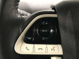 ステアリングスイッチ付き。前方から目を離すことなく操作することが可能です。