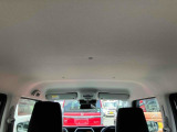 車内の天井はきれいな状態を保っています。