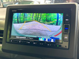 【バックカメラ】駐車時に後方がリアルタイム映像で確認できます。大型商業施設や立体駐車場での駐車時や、夜間のバック時に大活躍!運転スキルに関わらず、今や必須となった装備のひとつです!