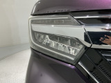LEDヘッドライトは、点灯の瞬間から最大光量を発揮し、突然暗くなるトンネルなどでの安定感を高めます。