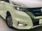【LEDヘッドライト】悪天候や夜間走行時も良好な視界を確保し安心して運転できる高輝度LEDヘッドライトを装備!点灯速度が早く、消費電力も抑えられています。