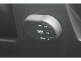 ドライブレコーダーの操作スイッチ。