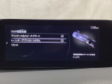 ハンドル操作をアシストすることにより車線からの逸脱回避を支援します。
