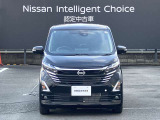 当店は工場併設店舗なので弊社のメカニックが納車前点検・整備をさせて頂きます。また、御納車後のお車のメンテナンスもお任せください。