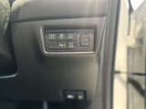 運転席からリアゲートの操作もスマートにできちゃいます