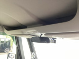 自然な姿勢を保ち、体への負担をやわらげる運転席シートです!また、スムーズに乗り降りしやすいシート高なので快適です!