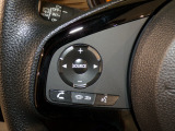 【ステアリングリモコン】ステアリングにオーディオ調節可能なスイッチが装備されていますので運転中でも視線をそらさずにオーディオの調節が可能です!