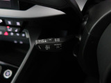 アダプティブクルーズコントロール機能搭載。前方の車両の速度に合わせて車間距離を一定に保ち、自動的にアクセル・ブレーキを調整します。