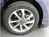 かっこいいホイールですね。 車のイメージを大きく左右するホイール部分はコダワリを持ちたいですね。