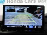 バックカメラの画像です。ガイドラインがスムースな車庫入れをサポートいたします。車庫入れの安心感がアップしますね。