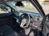 運転席から各種ボタンの操作がしやすいように設計されたデザイン
