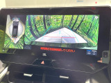【パノラミックビューモニター】専用のカメラにより、上から見下ろしたような視点で360度クルマの周囲を確認することができます☆死角部分も確認しやすく、狭い場所での切り返しや駐車もスムーズに行えます。