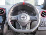 ステアリングスイッチ搭載!ハンドルひとつで手を離さなくても運転中視線をそらさなくても操作が出来て便利です