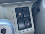 運転席はシートヒーターを装備しております。
