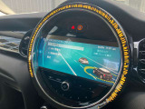 MINI専門のメカニックがドイツ本社と同様の教育・訓練を受け、360&deg;チェックリストに基づいた納車前点検を実施いたします。エンジン、トランスミッション、サスペンションはもちろんのこと、