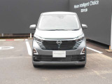 ヘッドライトの上向き下向きを自動で切り替えてくれます。対向車や前方の車にも迷惑をかけにくくなります。