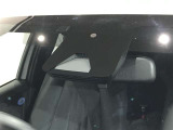 【衝突被害軽減ブレーキ】前方の車両や横断する歩行者などを検知した時、衝突回避や被害軽減をサポートします。